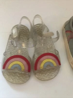 Paquete de zapatos para niños pequeños talla 6 Foto 1 de 4
