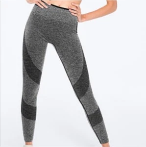 Victoria Secret PINK Gray On Gray Seamless Leggings Size S Compression - Picture 1 of 6