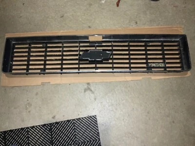 OEM GM 1973-1974 Chevy Chevrolet 350 C10 K10 TRUCK GRILLE CLEAN SOLID 73 74 - Image 1 of 4