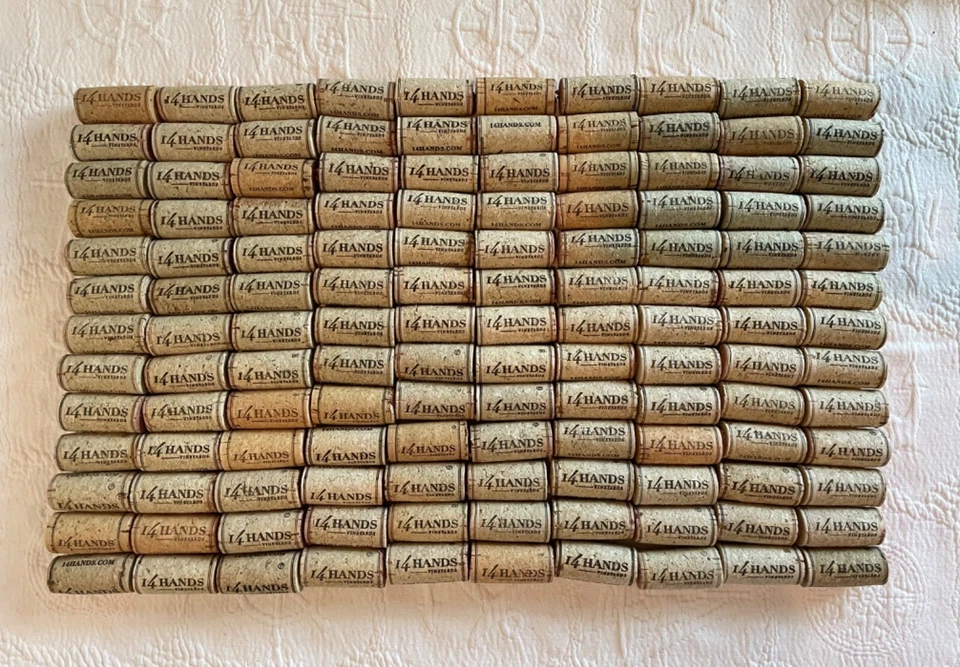 130 Corchos de Vino Natural ~ 14 Manos ~ Excelente Juego Foto 1 de 1