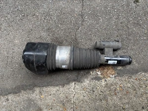 BMW G11 G12 730d 740i 750i xDrive -Front Right Air Suspension Strut - Picture 1 of 3