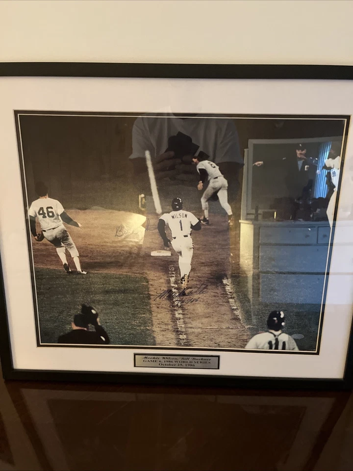 16”by 20” Steiner Buckner/Wilson 1986 World Series Game 6 Picture With COA - Изображение 1 из 4