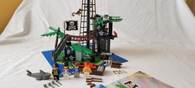 LEGO Pirates: Forbidden Island (6270)