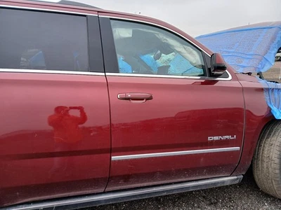 Conjunto de puerta delantera derecha usado se adapta a: GMC Yukon 2017 delantera derecha grado B Foto 1 de 4