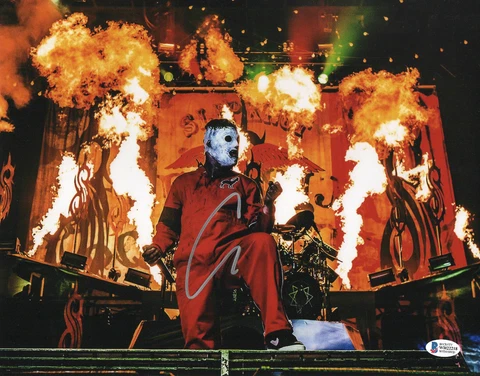 COREY TAYLOR SIGNED AUTOGRAPH 'SLIPKNOT' 'STONE SOUR' 11X14 PHOTO BECKETT BAS 99 Cover