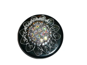 "Botón de metal girasol grande en tonos plateados con diamantes de imitación AB de cristal checo 1-3/4" - Imagen 1 de 10