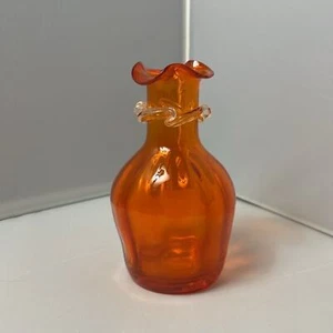 Vaso vintage in vetro soffiato arancio brillante con pergamena trasparente applicata - Foto 1 di 7