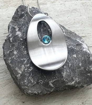 Schlangenkette, Kette, Halskette, grosser Anhänger, matt, Strass Stein, hellblau - Bild 1 von 2