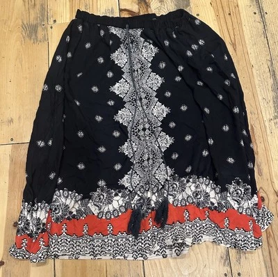 Falda Angie Talla Mediana Mini Boho Floral Artística Hippie Gitana Con Borlas Foto 1 de 4