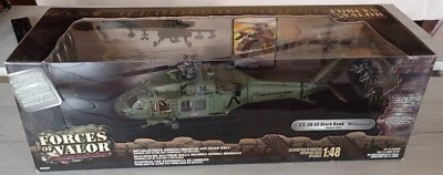 Forces of Valor Black Hawk Helicopter UH-60L Baghdad 1:48 Scale-Retired-2004-NEW - Immagine 1 di 2