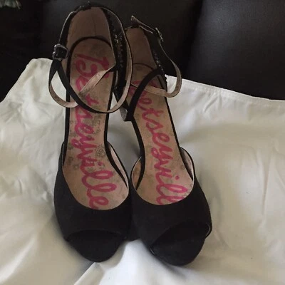 Betsyville Shoe High Heels - Изображение 1 из 4