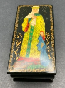 Vintage Small SIGNED Russian Black Lacquer Trinket Box Jewelry Red Interior - Picture 1 of 5