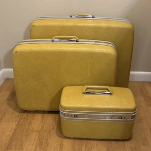 Vintage 1970’s Samsonite Hardcover Suitcase Set Yellow 3 Piece - Picture 1 of 22