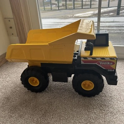 VINTAGE!! 1999 BIG TONKA STEEL CLASSIC DUMP TRUCK #354 XMB-975 TIRES - 17x10x10” - Image 1 of 4