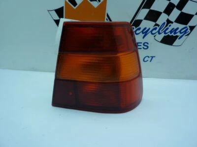 Lanterna traseira direita do passageiro sedã montagem na carroceria compatível com 91-95 VOLVO 940 66267 - Imagem 1 de 2