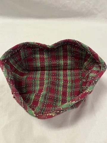 New Longaberger 2009 Holiday Helper TREATS Tea Basket LINER Plaid Red Green Cover