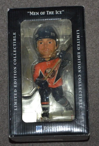NIB Michael Peca NY Islanders Men Of The Ice Forever Collectibles Bobblehead Cover