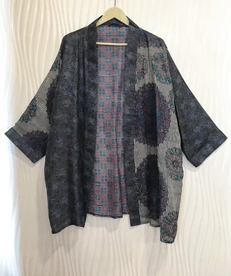 Jaqueta cardigã curta de seda pura quimono espanador capa roupão solto preto KMS3759 - Imagem 1 de 4