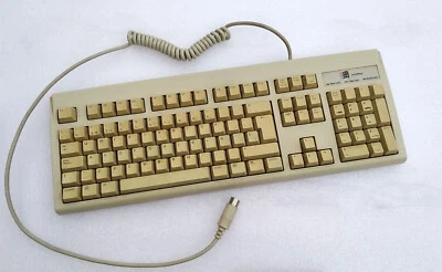 BTC 5121 Beige Vintage 5-Pin DIN Keyboard Spanish Layout - Image 1 of 4