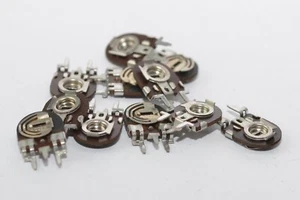 25x Vintage Mini-Trimmer / Potentiometer von RFT, 220 Ohm lin, stehend, DDR, NOS - Picture 1 of 4