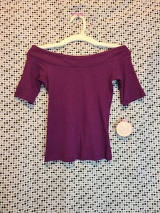 NWT SO Magenta "Marilyn" Off The Shoulder Top - Girls Size Sm - Picture 1 of 5