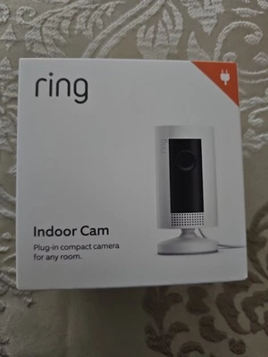 Ring Indoor Cam компактная подключаемая HD-камера видеонаблюдения с двусторонним разговором - белая - Изображение 1 из 4