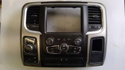 Dodge Ram 1500 2013-2018 bisel de tablero con electrónica OEM envío gratuito Foto 1 de 4