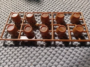 Kentucky Whiskey Fässer - 5 Stück - Projekt, Diorama, Hot Rat Rod Teile - Bild 1 von 3