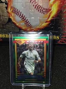 Cristiano Ronaldo 2022-23 Topps Finest Flashbacks UEFA #77 Madrid - Imagen 1 de 2