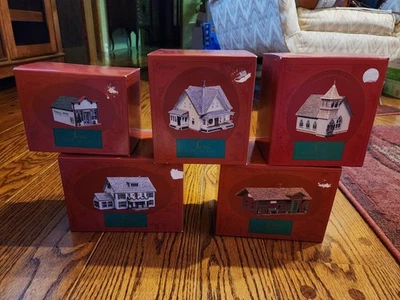 Hallmark "The Sarah Plain and Tall Collection"Lot Of 5 Buildings 1994 Open Boxes - Image 1 of 4