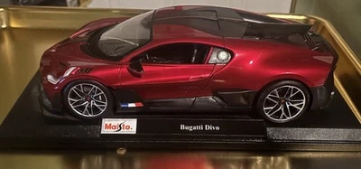 Maisto 1/18 Scale Diecast Bugatti Divo - Red/Black - Image 1 of 4