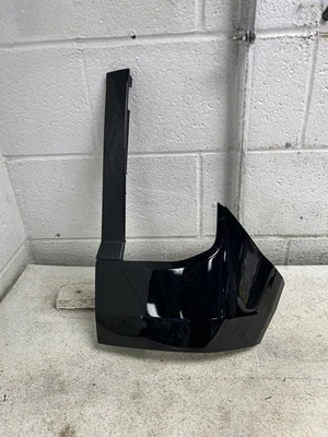 2022 FORD BRONCO Passenger Right Side Gloss Black Filler OEM ID M2DB17F001BB - Image 1 of 4