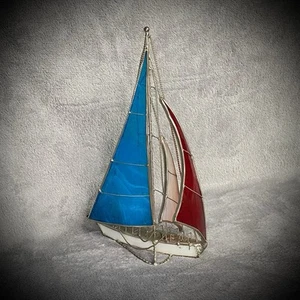 Statuina barca a vela - vetro colorato e filo - alta 10" - artigianale - arte nautica - Foto 1 di 23