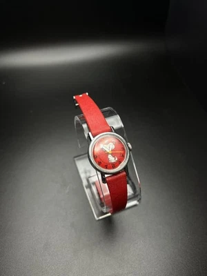 1958 Snoopy United Feature Syndicate Inc Часы с Оригинальной Лентой Красный Циферблат - Изображение 1 из 3