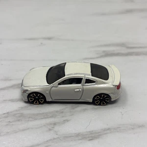 Hot Wheels Infiniti G37 White   - Picture 1 of 6