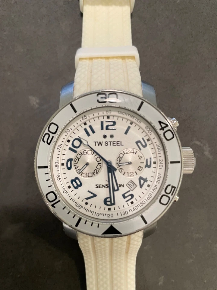 Reloj para hombre TW acero cronógrafo esfera blanca SS silicona cuarzo TW834 Foto 1 de 4