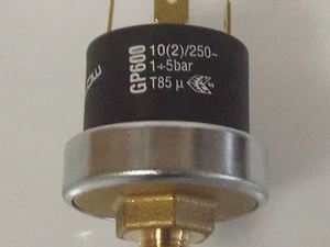 Pressure Switch 1 - 5 Bar Range Suitable for Air, Water & Low Pressure Hydraulic - Picture 1 of 2