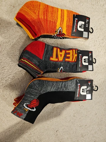 NWT Mens Miami Heat NBA Low/ Qtr Cut Socks. 9 Total pairs. Size 6-12 New Cover