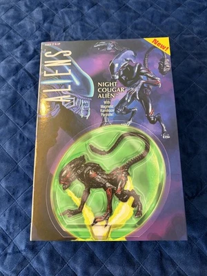Figura de acción NECA NIGHT COUGAR ALIEN 7" Ultimate Kenner Tribute ALIENS Foto 1 de 4