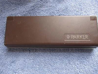 Bolígrafo Parker Plateado Con Estuche LEER DESCRIPCIÓN Envío Gratis USA Foto 1 de 4