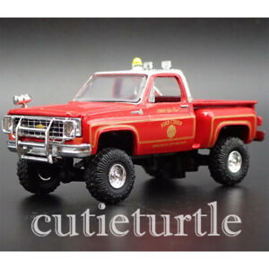 1:64 1976 Chevrolet Scottsdale 4x4 Squarebody Fire Dept. Pick Up Truck Red