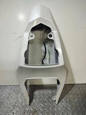 2004-2005 SUZUKI GSXR 600 GSXR 750 OEM ЗАДНИЙ ОБТЕКАТЕЛЬ ПОВРЕЖДЕН - Изображение 1 из 4