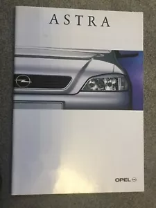 Opel Astra brochure for French market 2001 in Excellent Condition - Picture 1 of 5