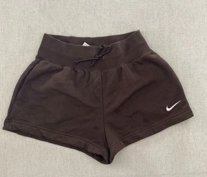 Nike Fleece Sweat Shorts Damen S braun hohe Taille Kordelzug Freizeit Lounge Neu mit Etikett - Bild 1 von 10