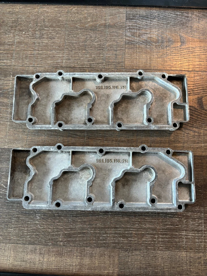 Cubiertas de válvula 901.105.116.2R Porsche 911 Foto 1 de 4