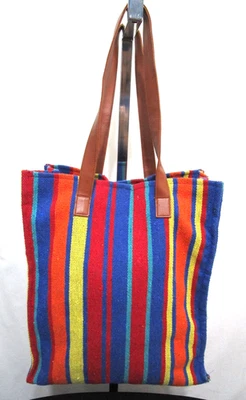 Bolso de hombro Forever 21 grande multicolor de lona a rayas Foto 1 de 4