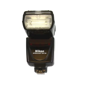 Nikon SB-700 Speedlight Flash [GN28M] {Bounce, Zoom} Swivel Head - Picture 1 of 4
