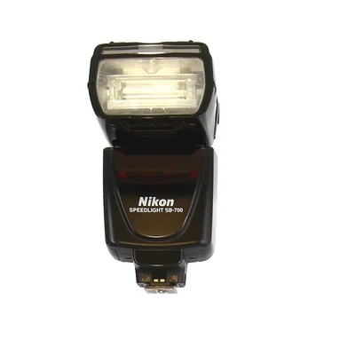 Nikon SB-700 Speedlight Flash [GN28M] {Bounce, Zoom} Swivel Head - Image 1 of 4