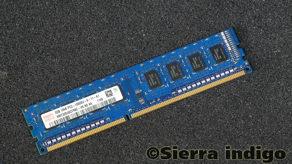 Hynix HMT325U6CFR8C-H9 PC3-10600U-9-11-A1 2GB Memory RAM DDR3-1333MHz - Immagine 1 di 1