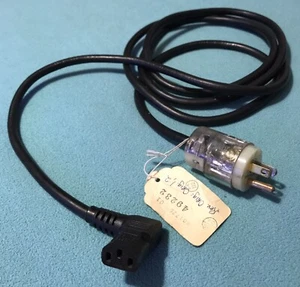 Hubbell / HBL8215CT / Stecker / Krankenhausqualität / 125V / 15A / Netzkabel - Bild 1 von 7